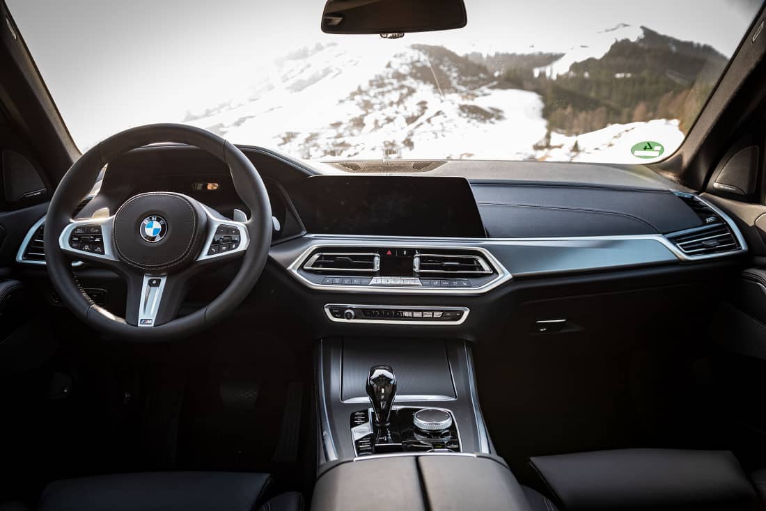 BMW-X5-G05-2021-xDrive45e-Cockpit