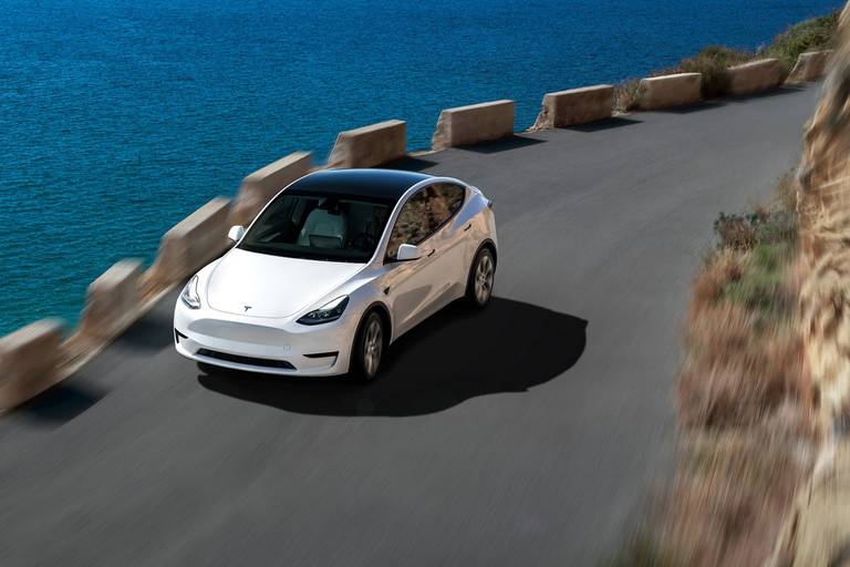 tesla-model-y-long-range-rwd-2024-1