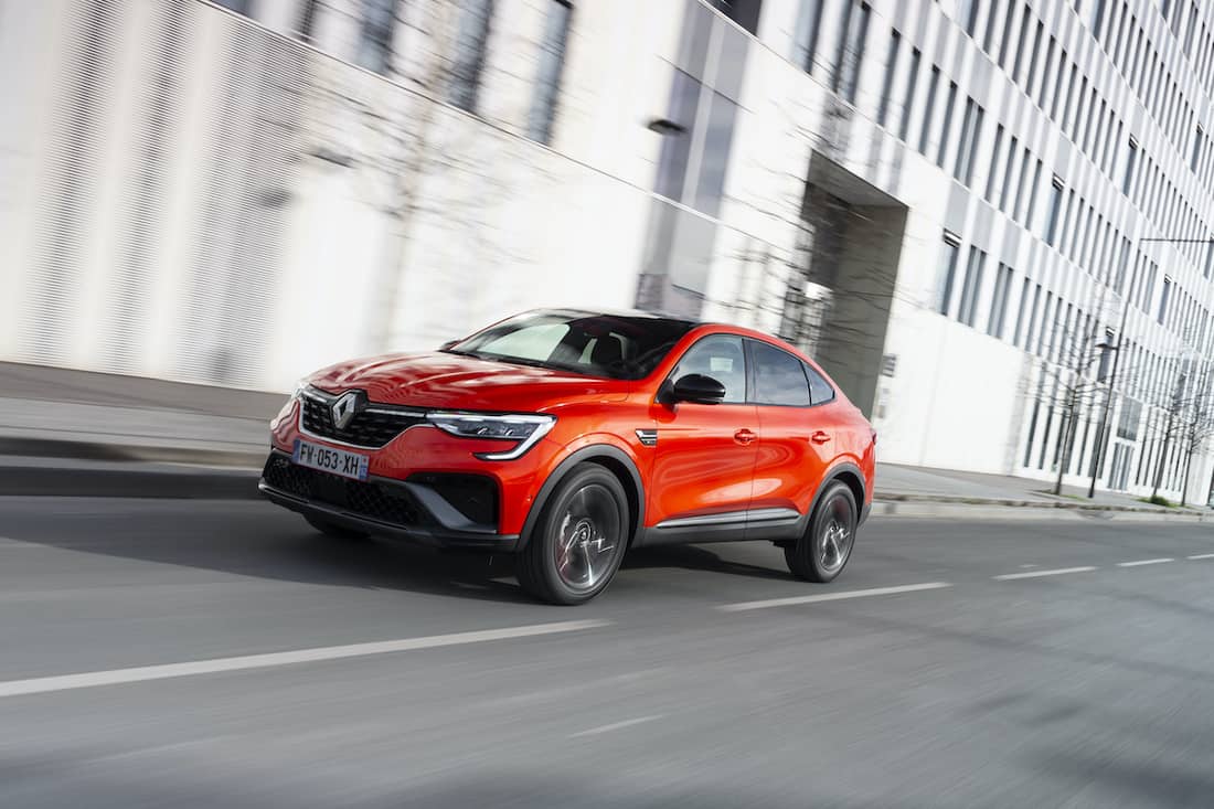 Renault Arkana test 2021 rijdend voor