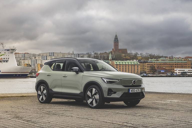 Volvo XC40 Recharge (2023) static, front view