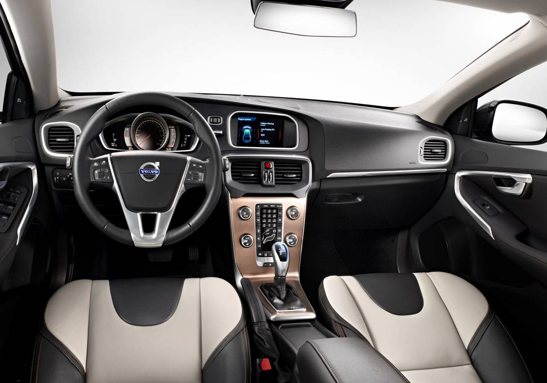 volvo-v40-cross-country-interior