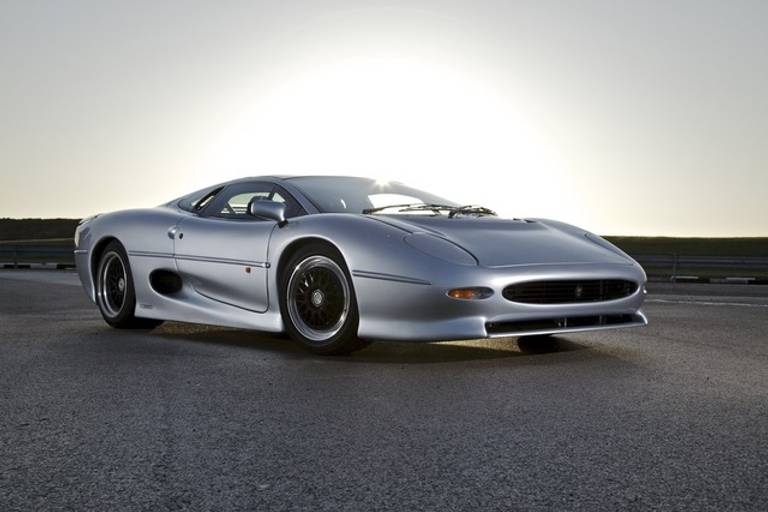 Jaguar XJ220