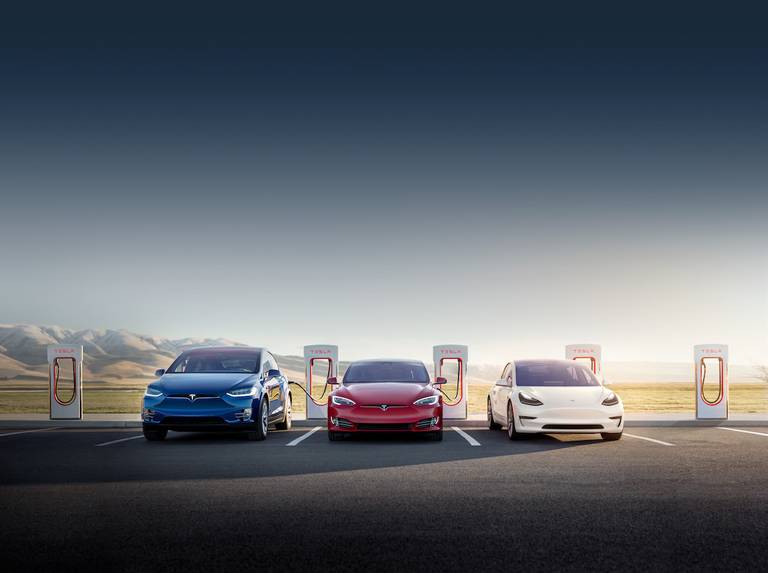 Tesla Superchargers (2022) vooraanzicht