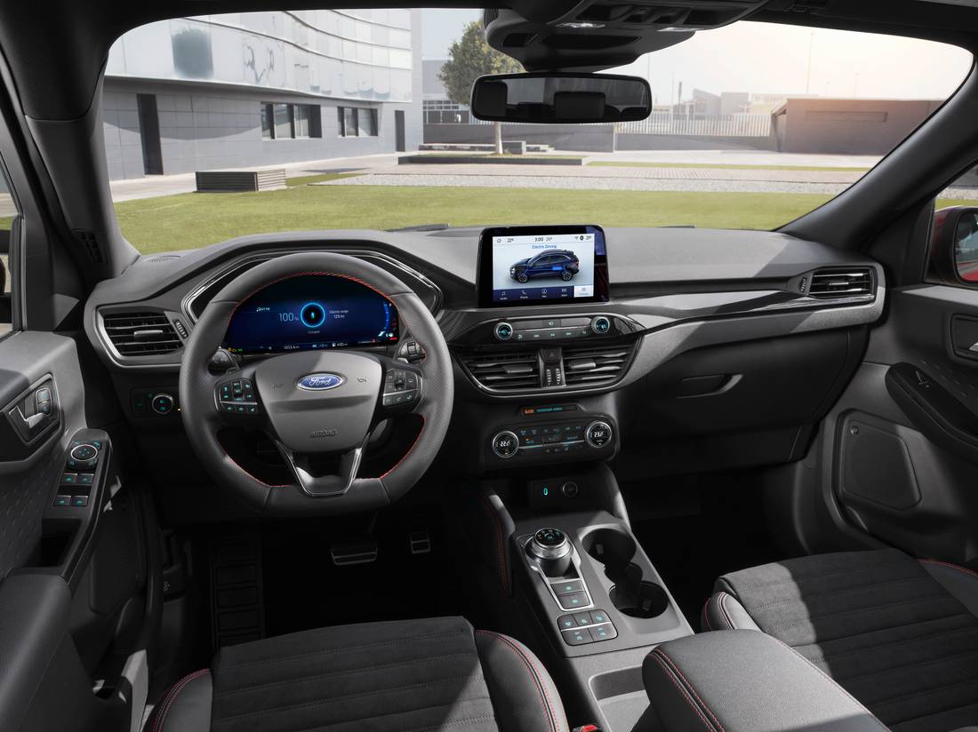 2019_FORD_KUGA_COCKPIT.jpg