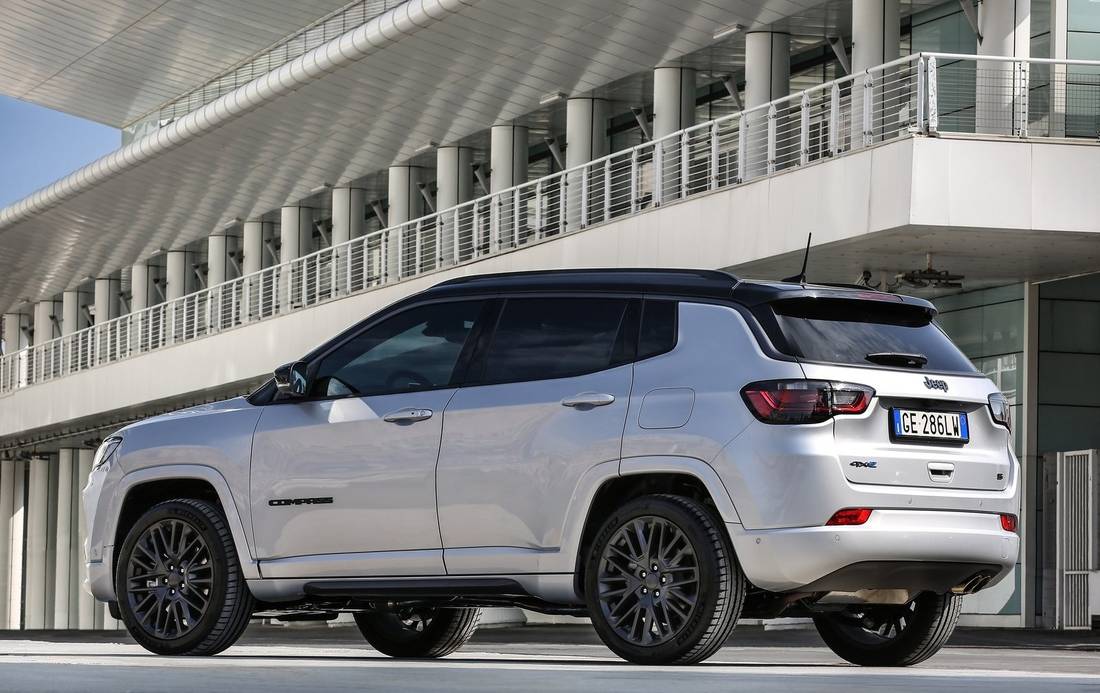 jeep-compass-2022-back