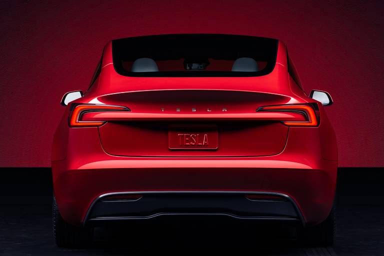 Tesla-Model-3-facelift-Performance