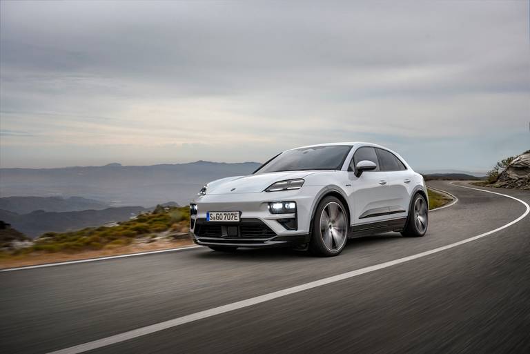 Macan Turbo 4