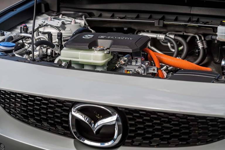 Le SUV Mazda MX-30 préfère l'essence à l'électrique au Japon