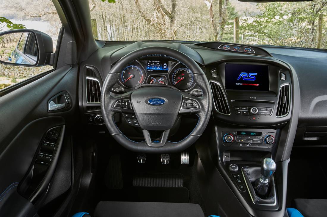 ford-focus-rs-interior