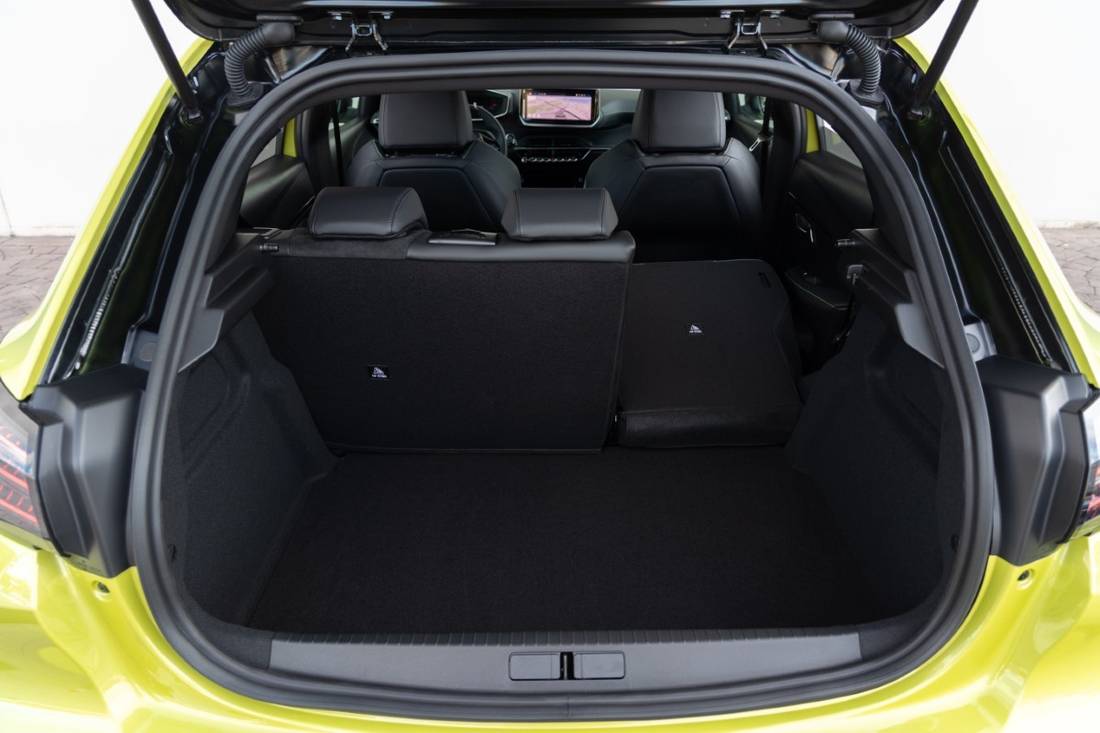 PEUGEOT_E208_TESTDRIVE_2311TC056