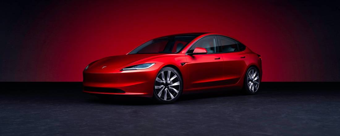 Nuova Tesla Model 3 restyling 2024 01