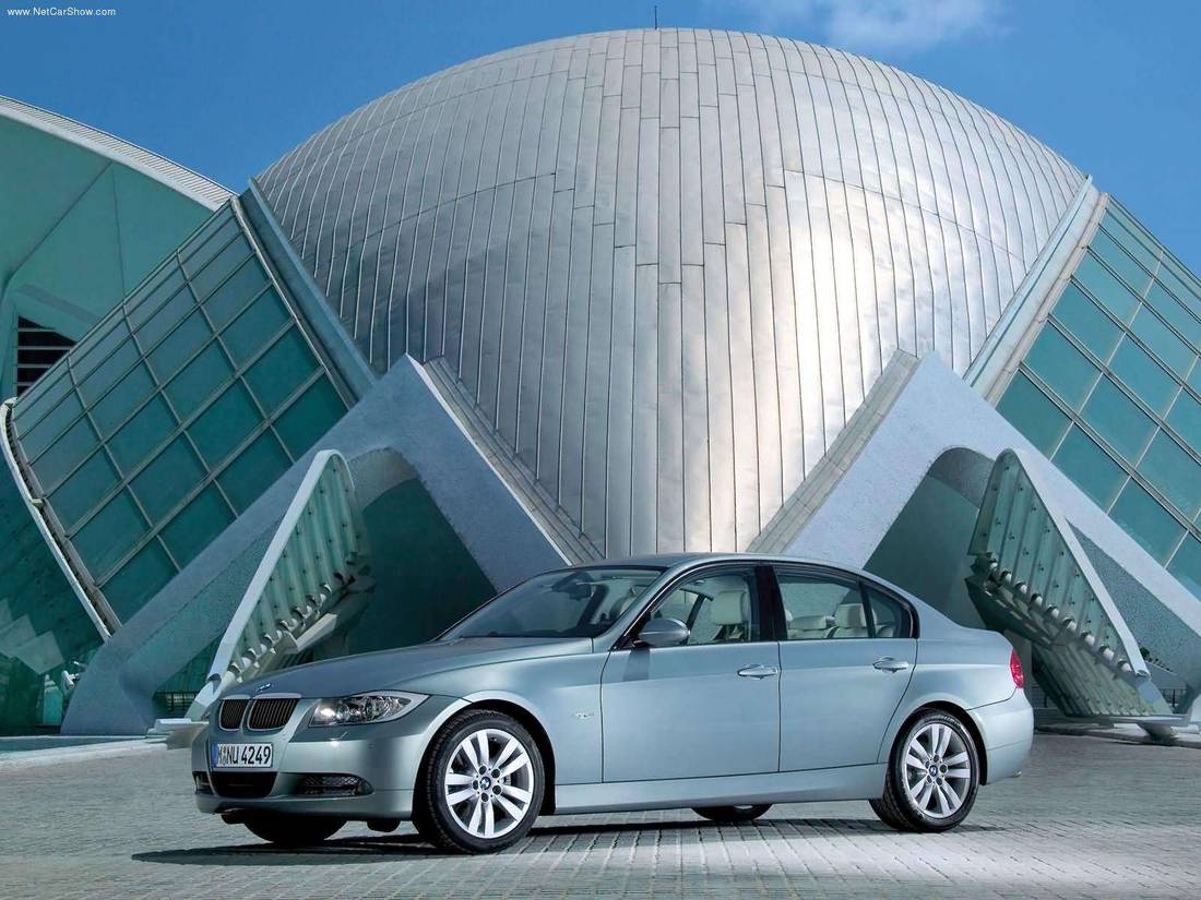 BMW-320d-2006-1600-02