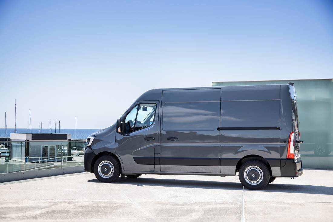 2019_-_New_Renault_MASTER_press_tests_in_Portugal.jpeg