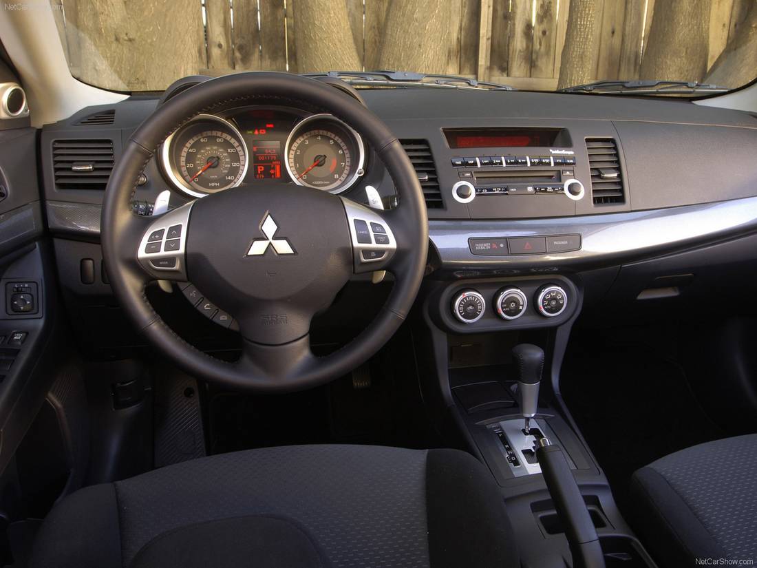 Mitsubishi-Lancer-2008-1600-1d