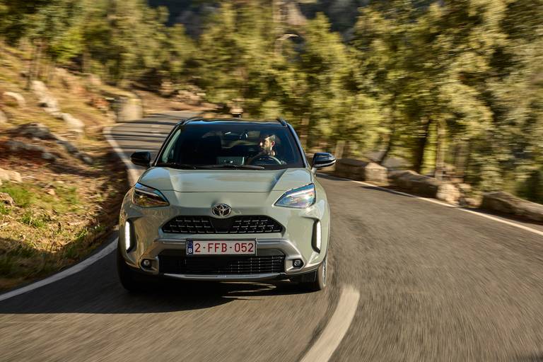 2024 Yaris Cross Urban Khaki DPL Dynamic 12