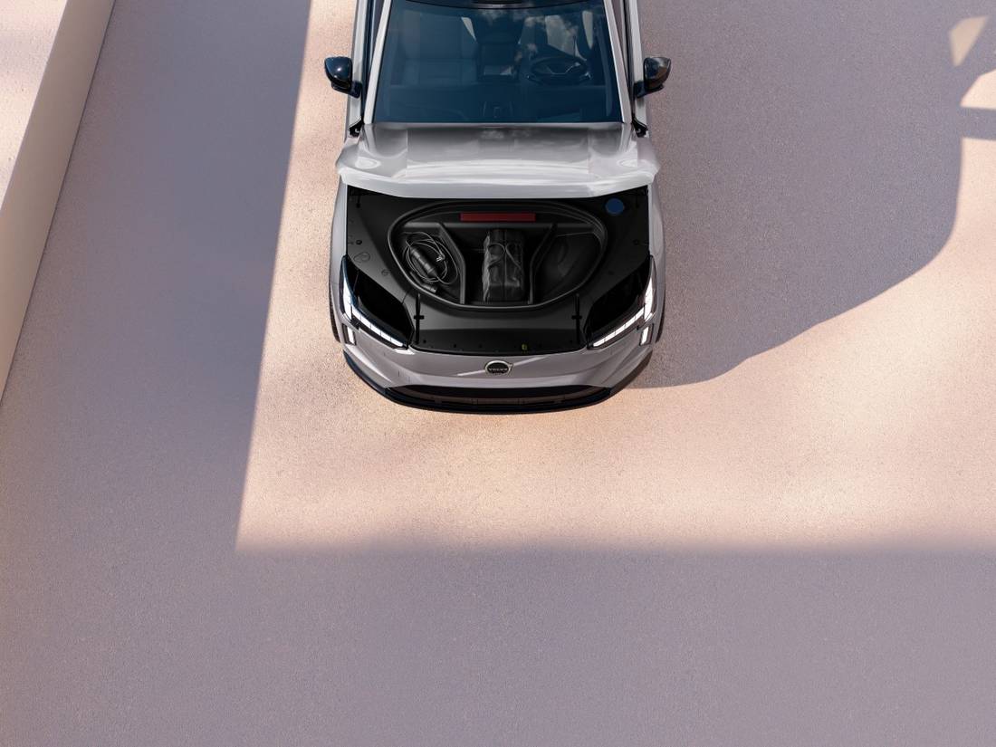 305739_Volvo_EX90