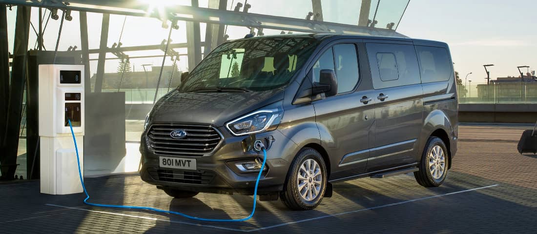 Ford Tourneo Custom PHEV: Ook de bus gaat elektrisch