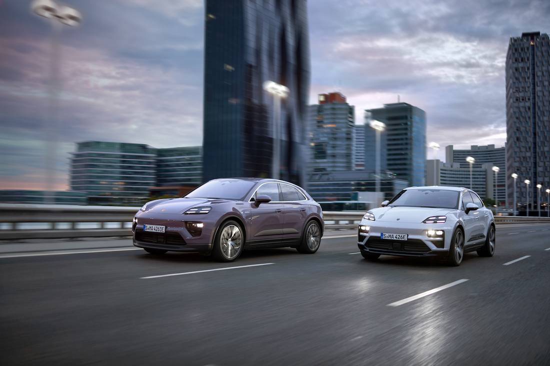 Macan 4 and Macan Turbo 1
