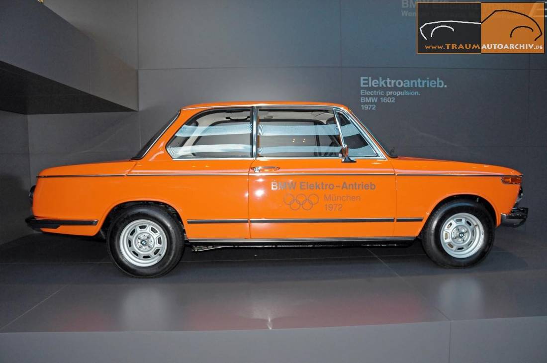 BMW 1602 Clockwork Orange.jpg