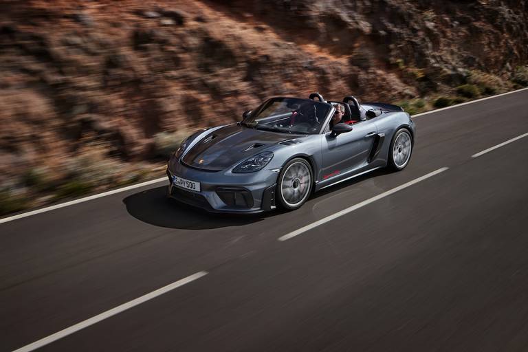 Porsche 718 Spyder RS (2023) dynamic, front view