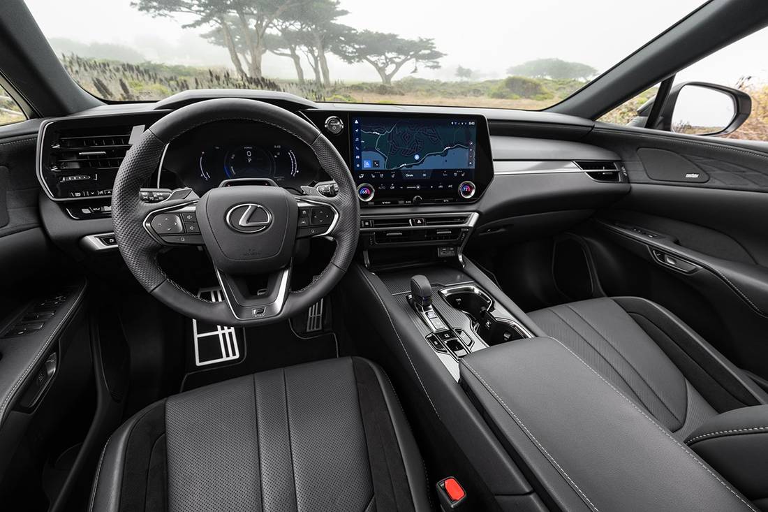 Lexus RX 500h (2023) interior