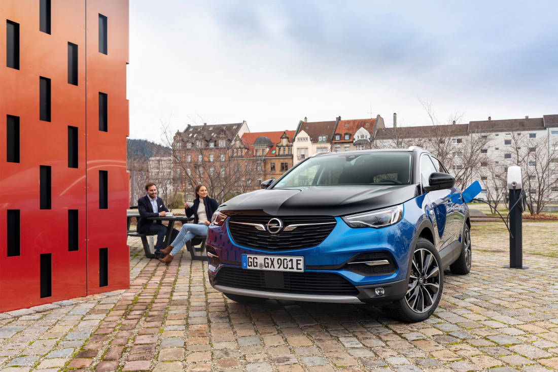 Opel Grandland X Hybrid4 : Qui peut le plus peut le moins.