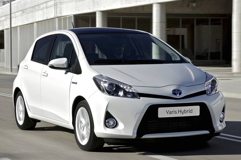 5-Hybrides-Yaris