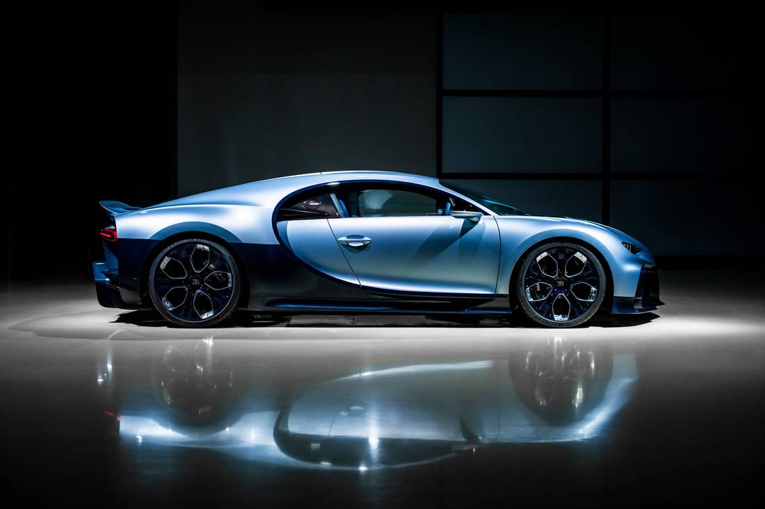 01 BUGATTI_CHIRON-Profilee