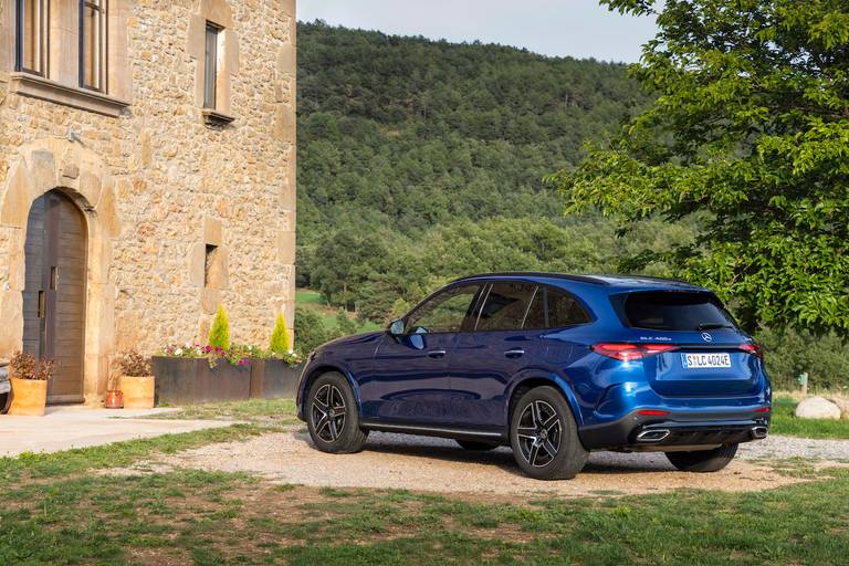 Mercedes GLC 400 e (2023) static, rear view