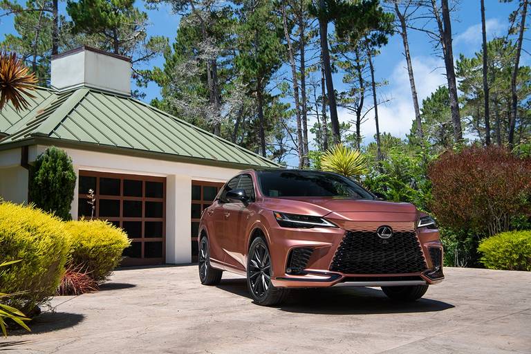 Lexus RX 500h (2023) static, front view