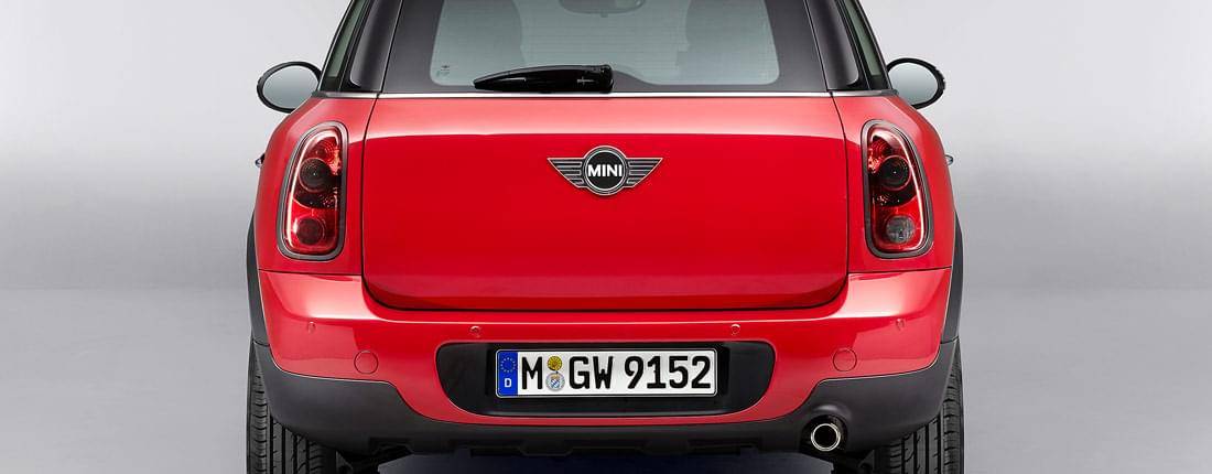 mini-one-countryman-back