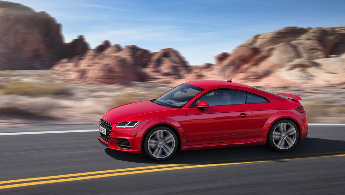 audi-tt-coupe-red-side