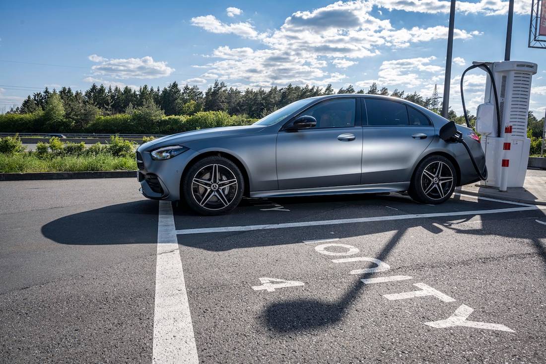 AS24-modelpagina-mercedes-c-300_01