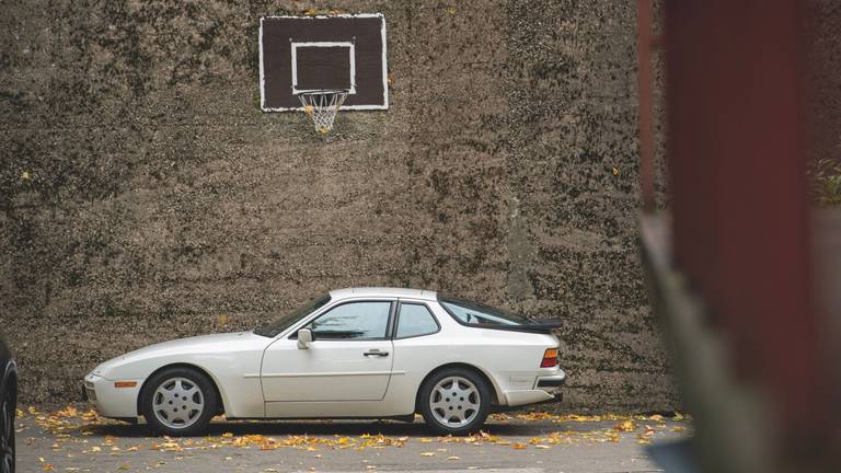 Porsche 944