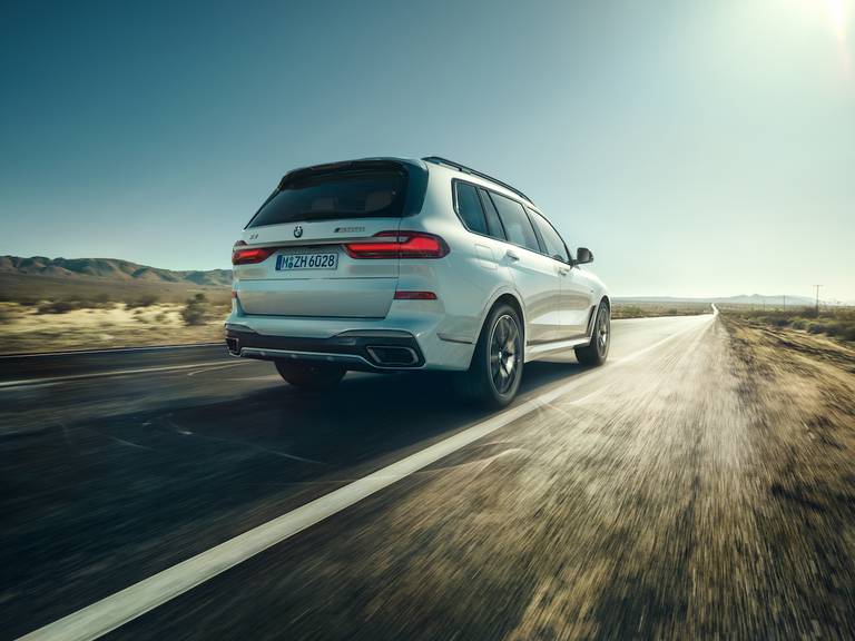 Review BMW X7 M50i