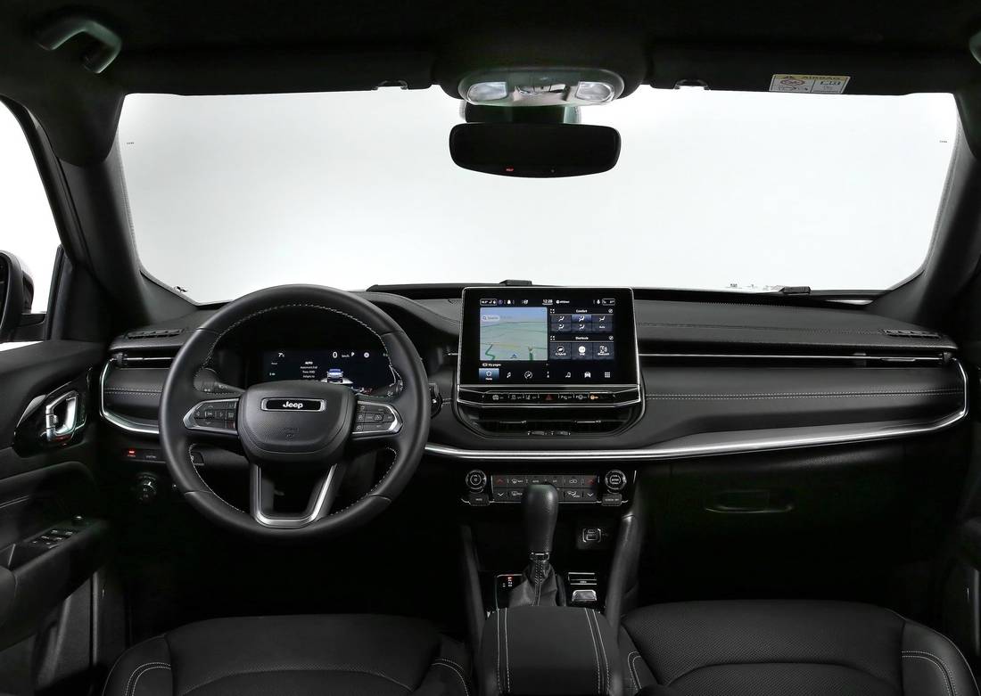 jeep-compass-2022-interieur