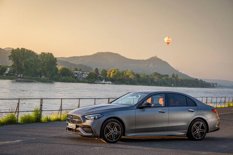 Mercedes C 300 e (2022) statisch, vooraanzicht