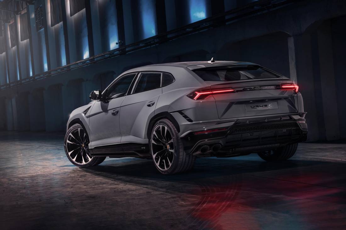 624175 Urus S Rear