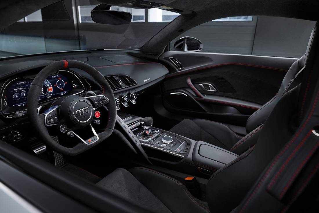 Audi-R8-GT-Interieur