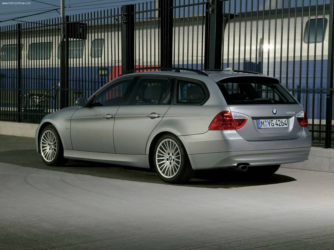 BMW-320d_Touring-2006-1600-25.jpg