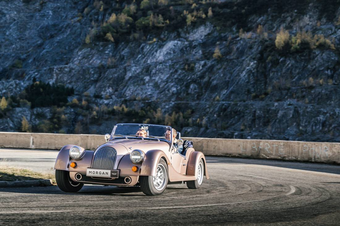 Morgan-Plus-Four-dynamic-02.jpg