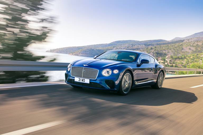 AS24 Bentley rijdend voor