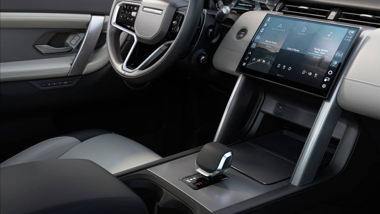 Land Rover Discovery Sport (2023) interior