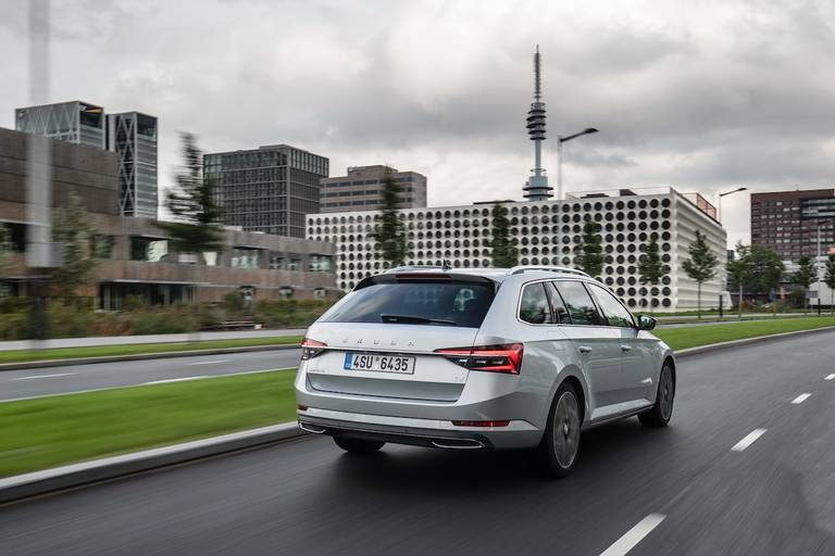 AS24 PHEV Skoda Superb iV