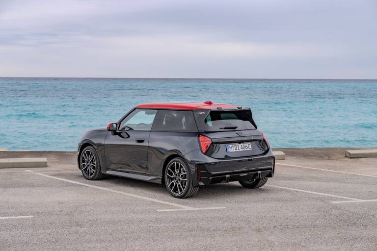 mini cooper se john cooper works 9