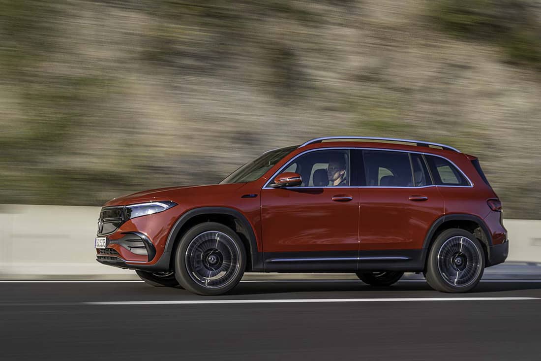 AS24 Mercedes EQB 2021 rijdend profiel