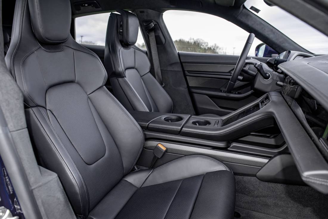 Porsche-Taycan-4S-Cross-Turismo-Seats