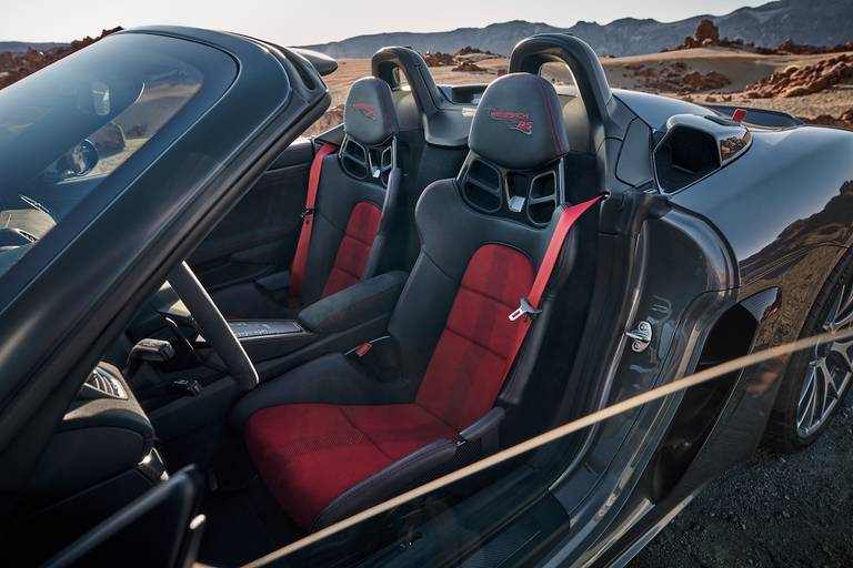 Porsche 718 Spyder RS (2023) interior