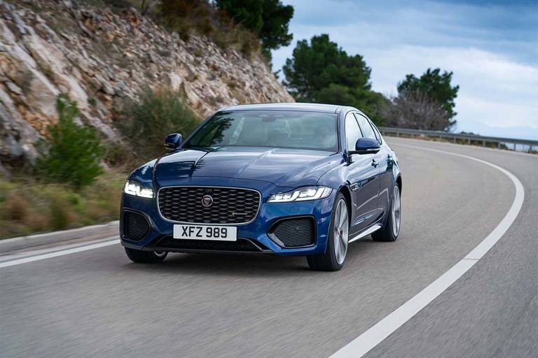 AS24 Jaguar XF rijdend voor