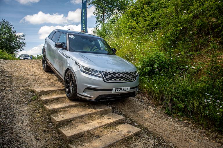 AS24 Land Rover Experience Velar downhill